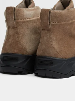 Beige Suede Triple Stitch™ Vetta Sneakers