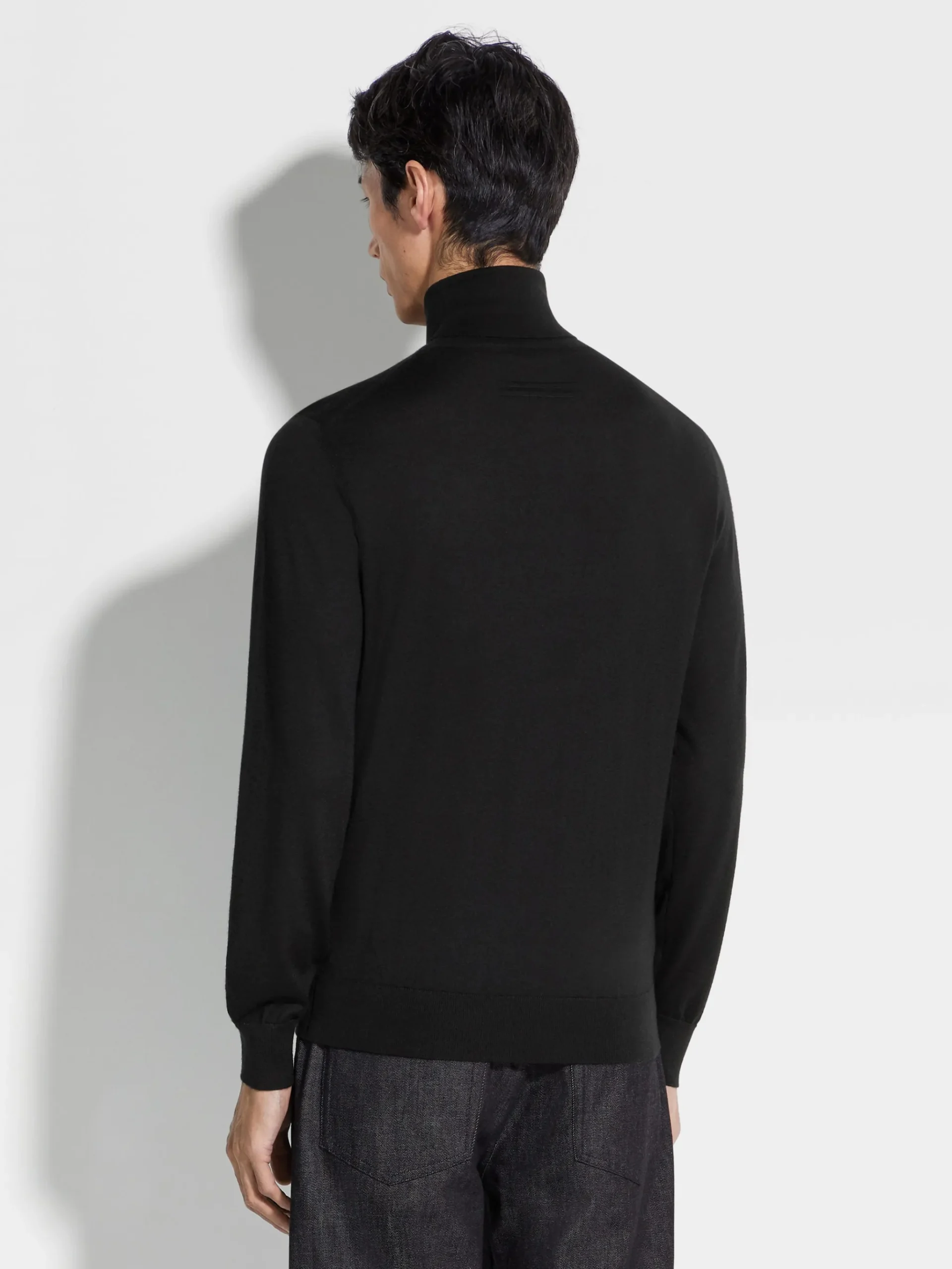 Black Cashseta Turtleneck