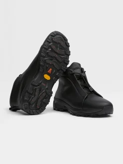 Black Leather Triple Stitch™ Vetta Sneakers