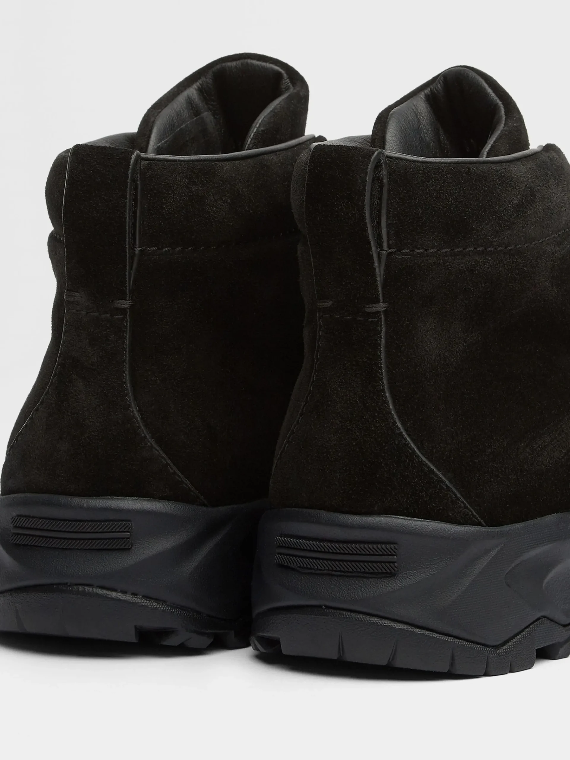 Black Suede Triple Stitch™ Vetta Sneakers