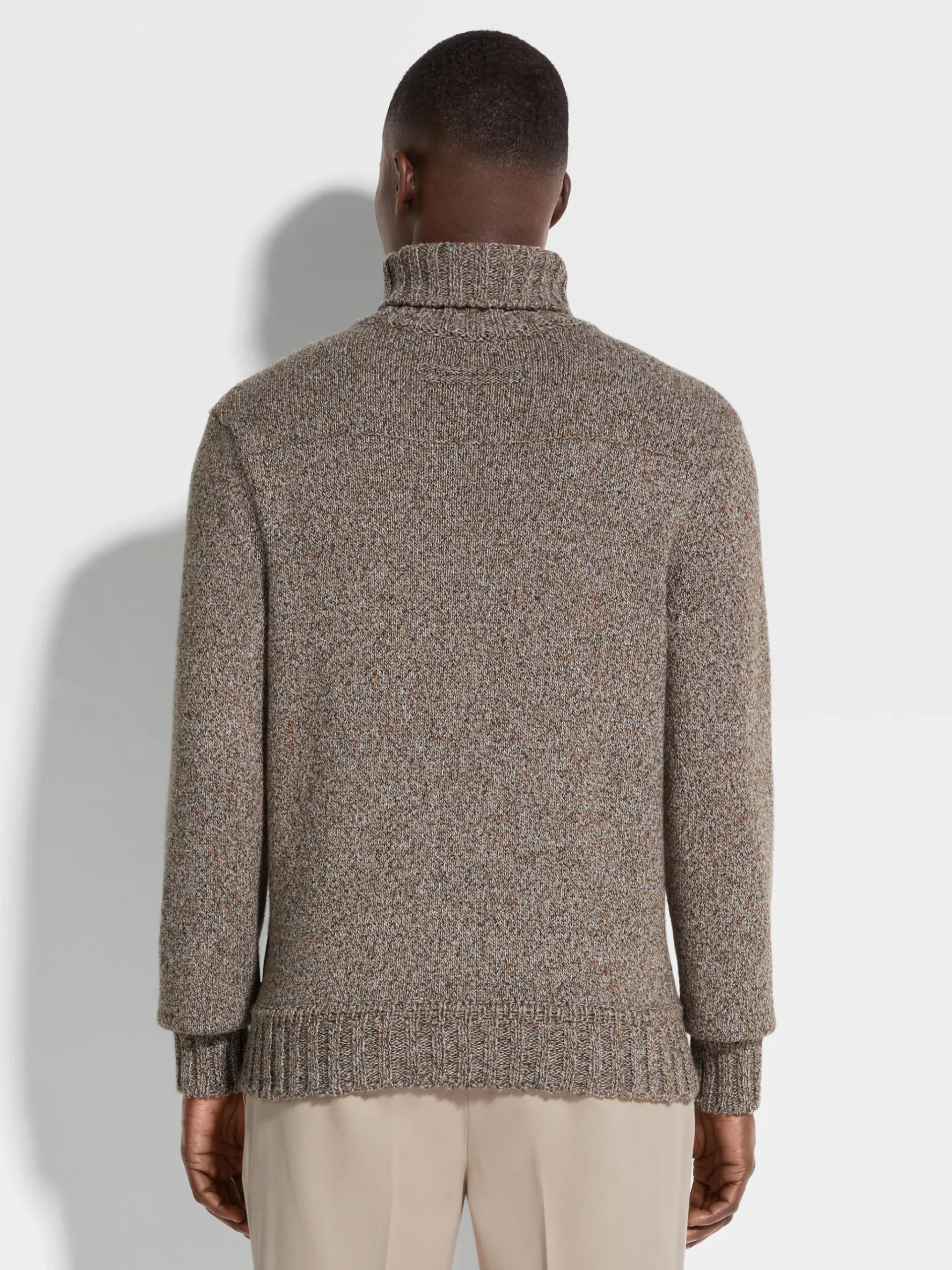 Dark Foliage and Taupe Oasi Cashmere Turtleneck