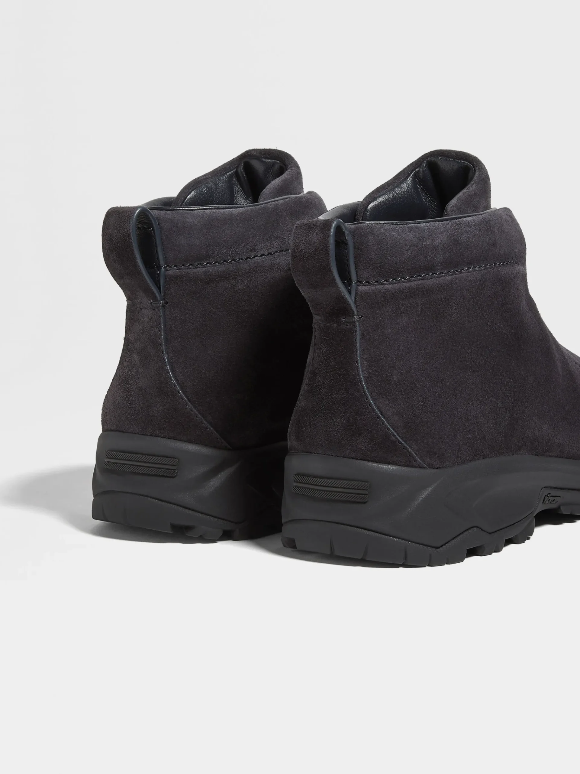 Navy Blue Suede Triple Stitch™ Vetta Sneakers