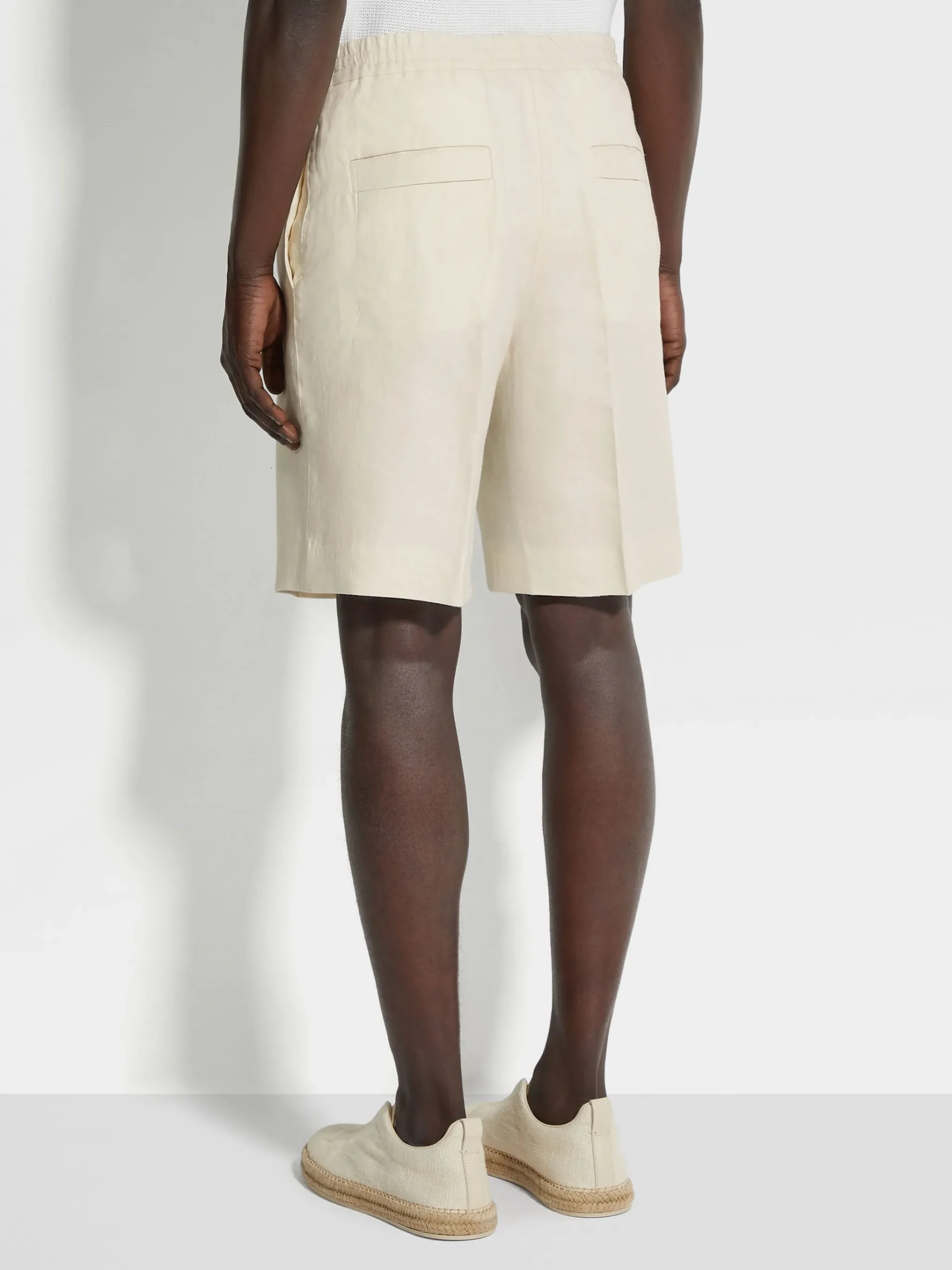 White Oasi Lino Shorts